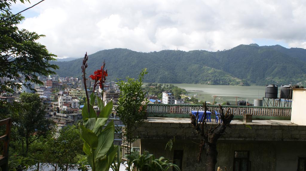 Peace Guest House Pokhara Buitenkant foto
