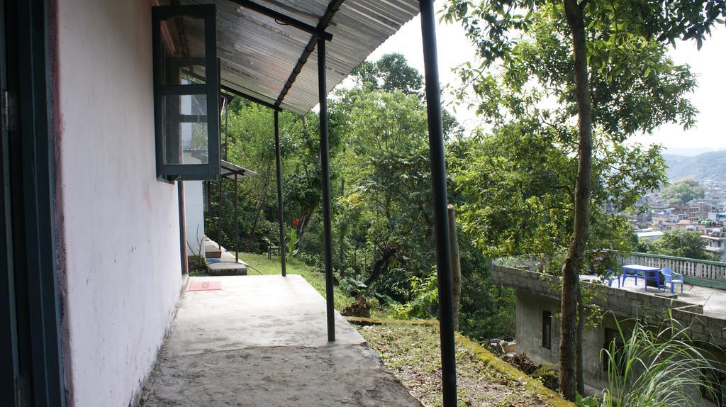 Peace Guest House Pokhara Buitenkant foto