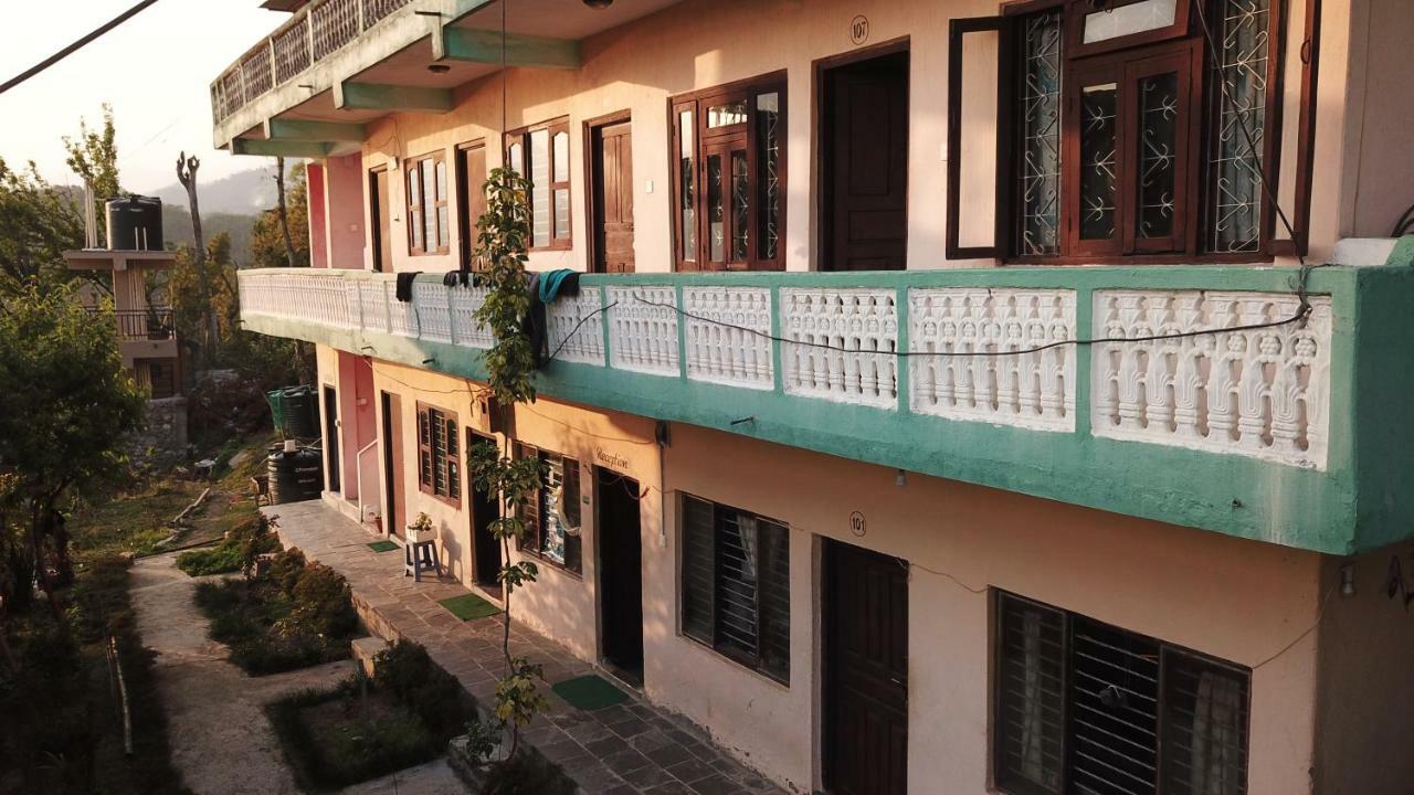 Peace Guest House Pokhara Buitenkant foto