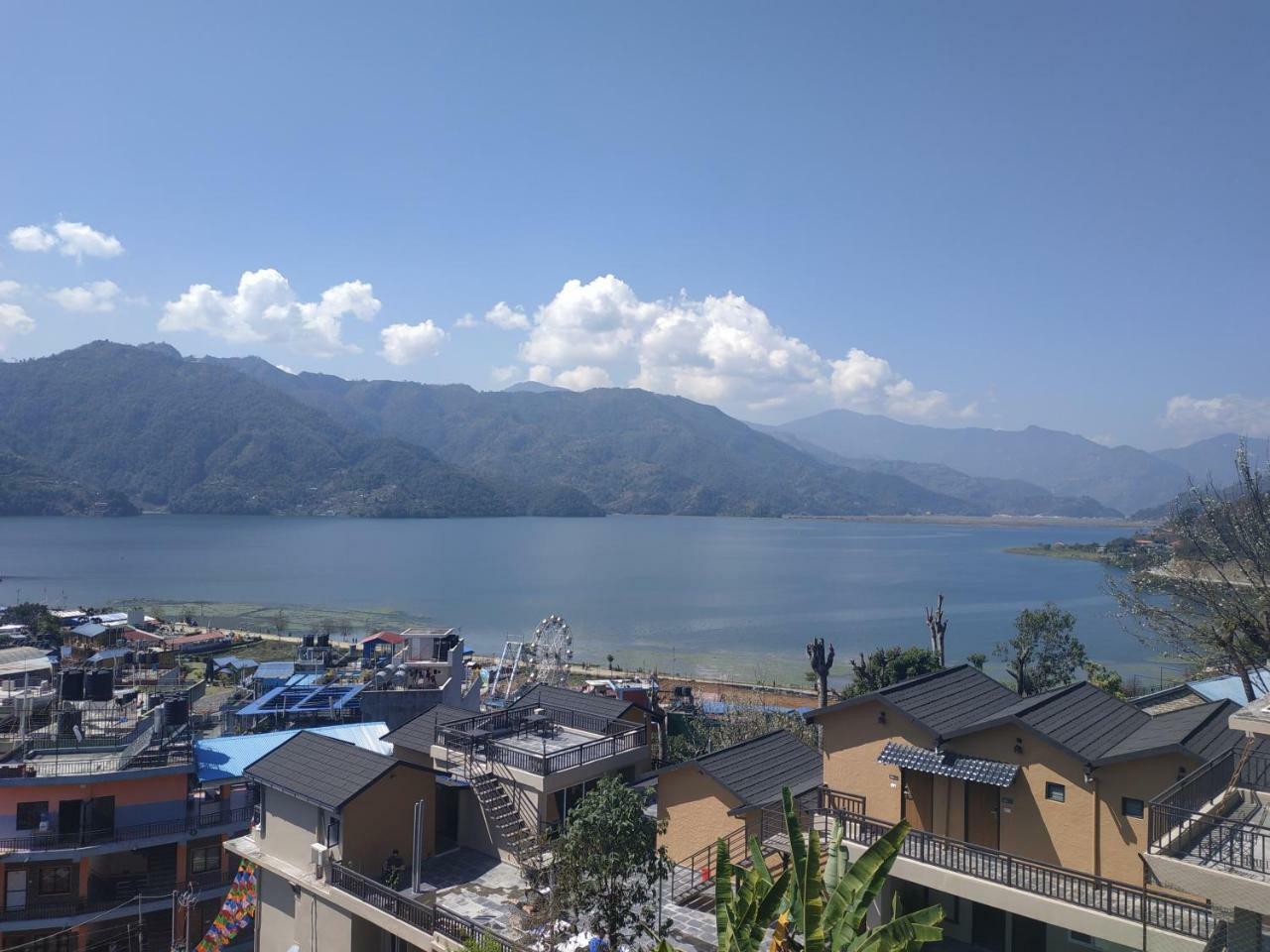 Peace Guest House Pokhara Buitenkant foto